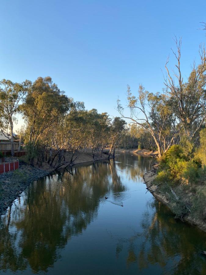 Adelphi Apartments 3 Or 3A - Downstairs 2 Bedroom Or Upstairs King Studio With Balcony Echuca Exterior photo