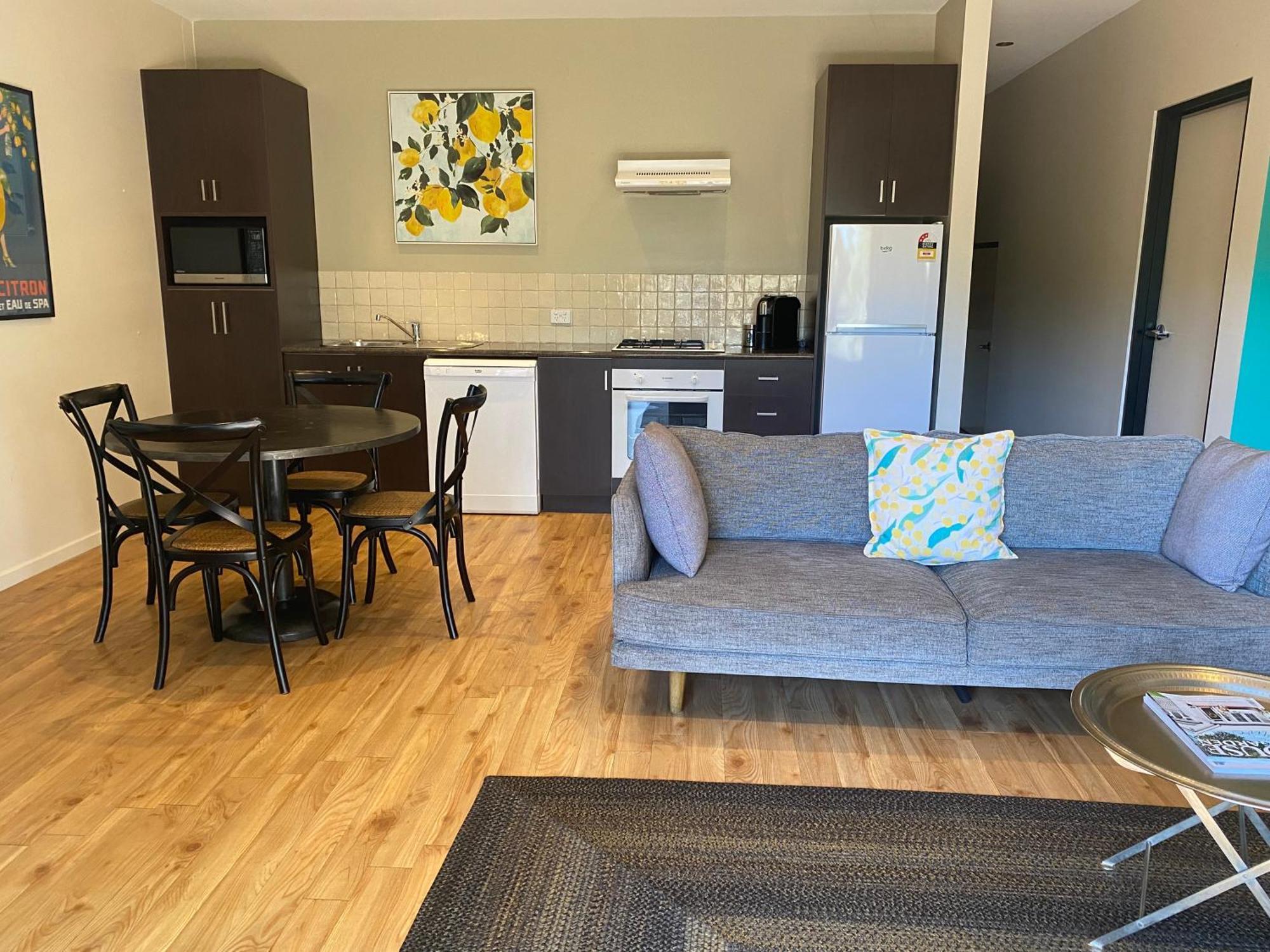 Adelphi Apartments 3 Or 3A - Downstairs 2 Bedroom Or Upstairs King Studio With Balcony Echuca Exterior photo